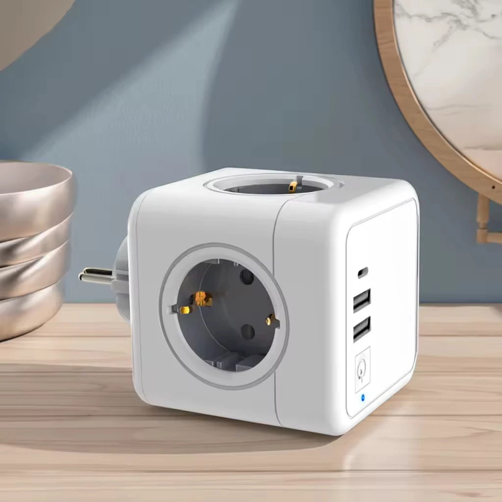 EU Standard 4-Outlet Power Socket EU with Switch Portable Travel