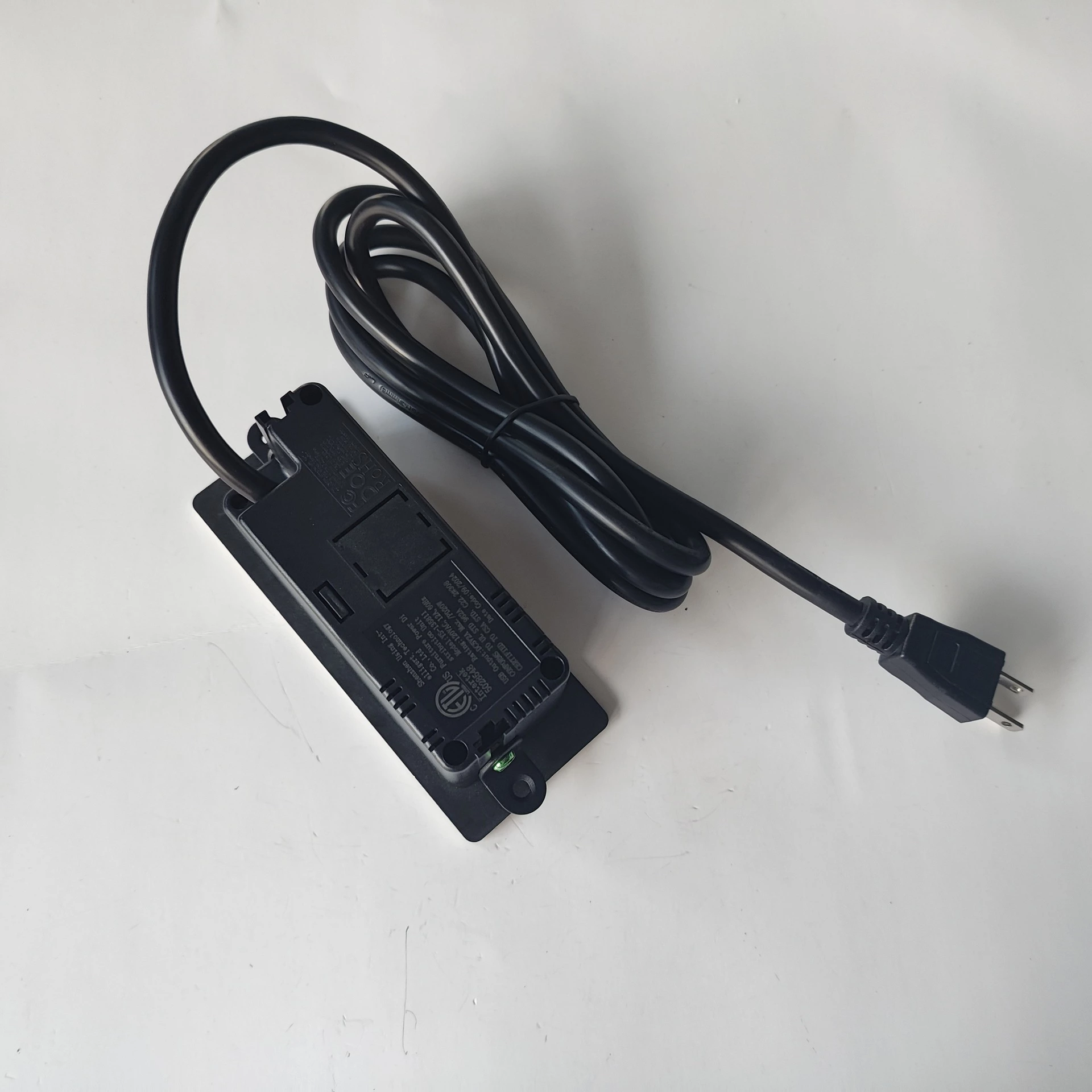 Gold Recessed Power Strip With 2 Usb Outlet 1 Usb-a 1 Usb-c